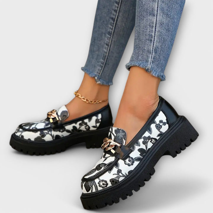 Σάντρα - Ελκυστικά Ρετρό Μοκασίνια