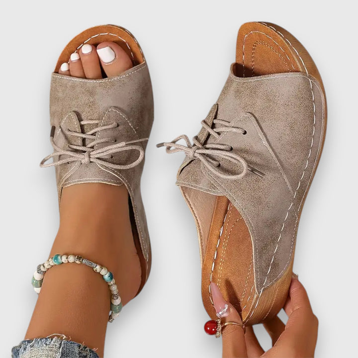 Σασκία – Σανδάλια σε vintage στυλ