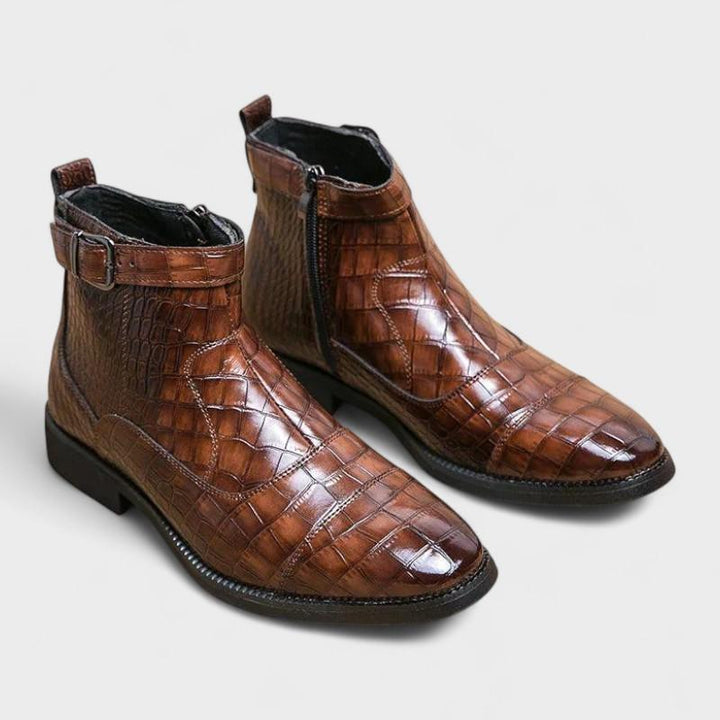 Dylan™ | Μπότες με πόρπη από τεχνητό δέρμα