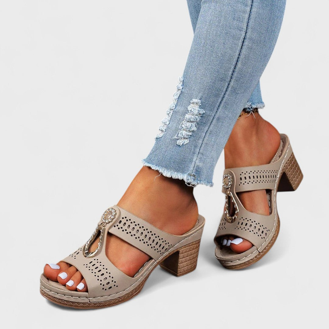 Vlastа - Κομψά και Άνετα Ορθοπεδικά Σανδάλια