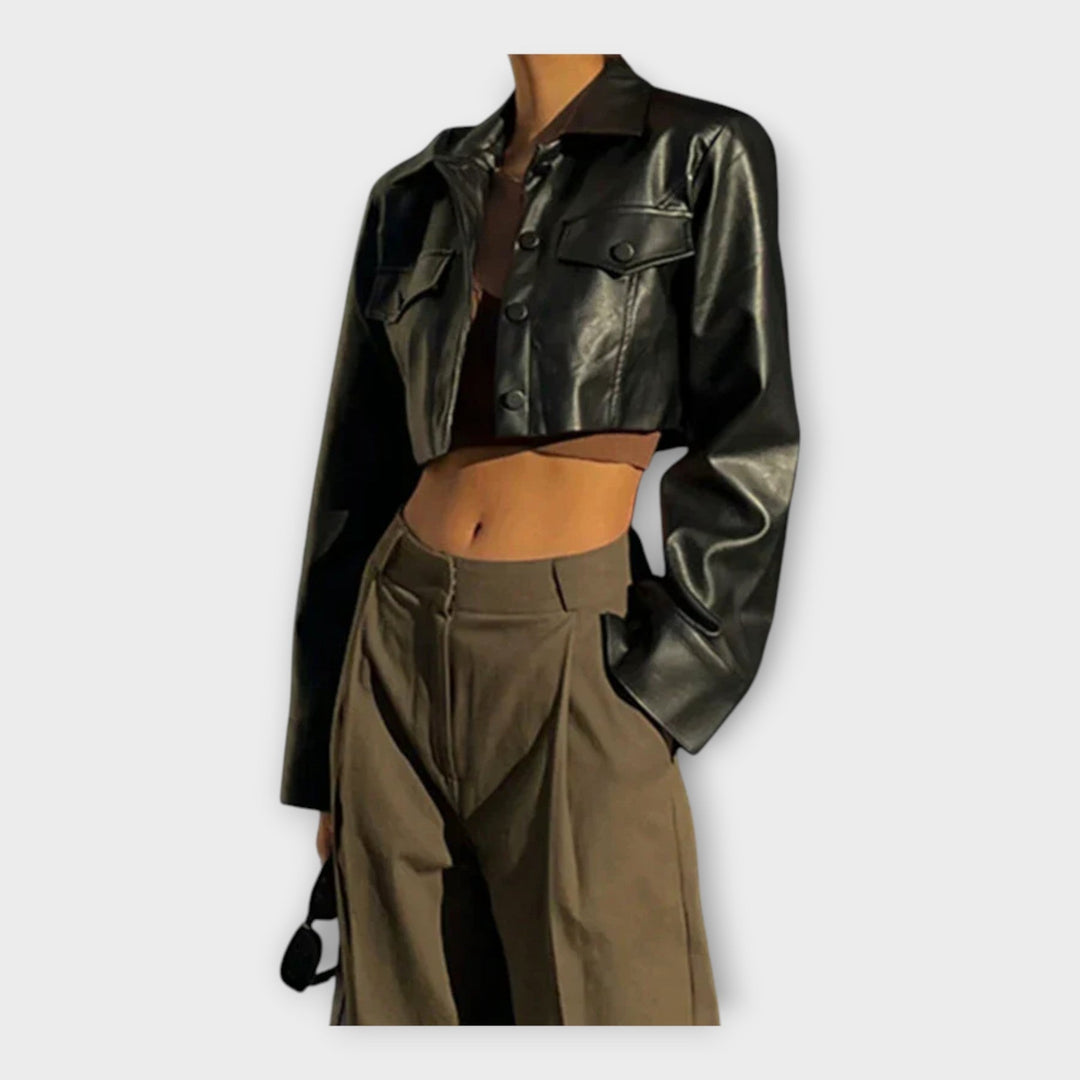 Κοντό δερμάτινο μπουφάν με τσέπες